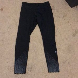 Lululemon size 6 tight stuff tight